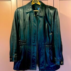 Fitted leather jacket